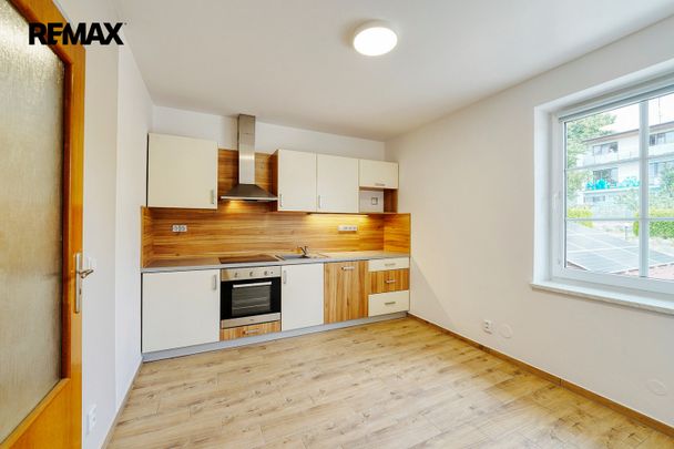 Pronájem bytu 3+1 90 m² - Photo 1