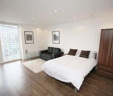 Studio to rent - Photo 1