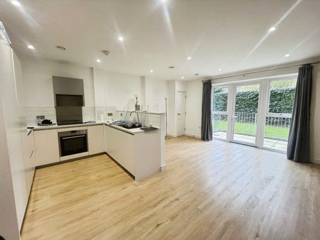 1 bedroom Flat To Let - Photo 4