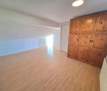 4 bedroom semi-detached house to rent - Photo 6