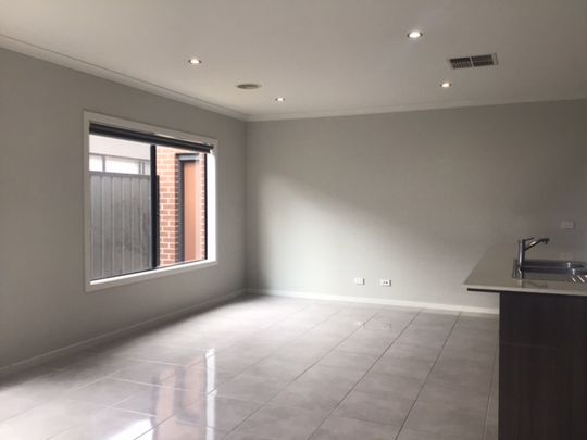 Delighful Home with 2 Living Areas - Photo 1