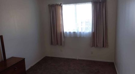 Convenient 3BR Mosgiel Flat - Photo 2