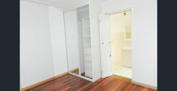 3 BRICK BEDROOM HOUSE - Photo 1