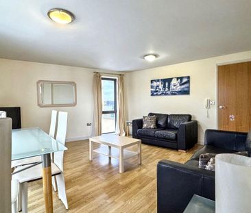 2 bed apartment to rent in NE8 - Photo 2