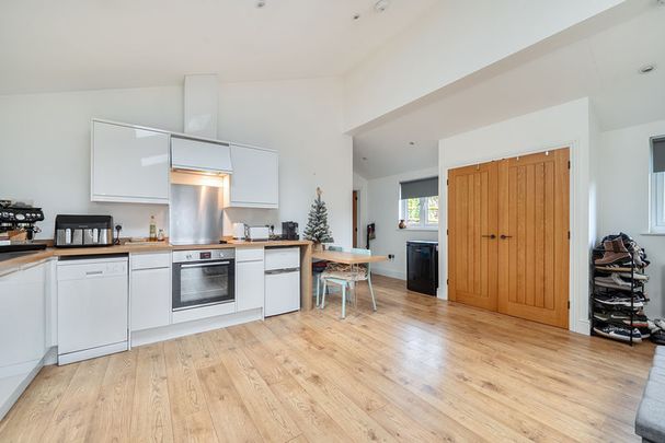 Churt Road Churt, Farnham - 1 bedroomProperty for lettings - Seymours - Photo 1