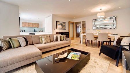 Octavian House, 15-17 Alexandra Road, London, NW8 0DP - Photo 2