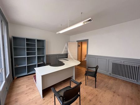 Location bureaux 2 pièces, 58.00m², Saintes - Photo 2