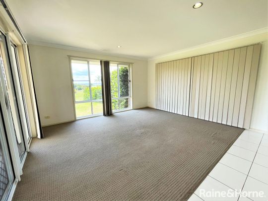 Beautiful Three Bedroom Home - Photo 1