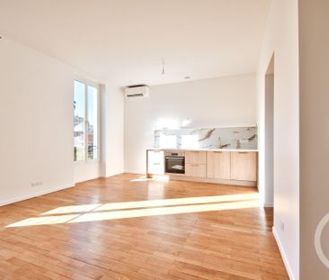 Location Appartement 4 pièces 89m² NICE 06100 - Photo 2