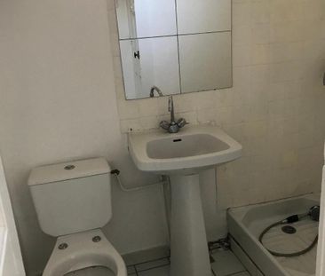 Location Appartement 1 pièce 28m² LYON 3ème - Photo 4