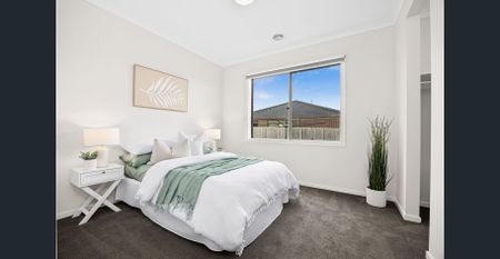 Bright and spacious upgraded home! - Photo 5