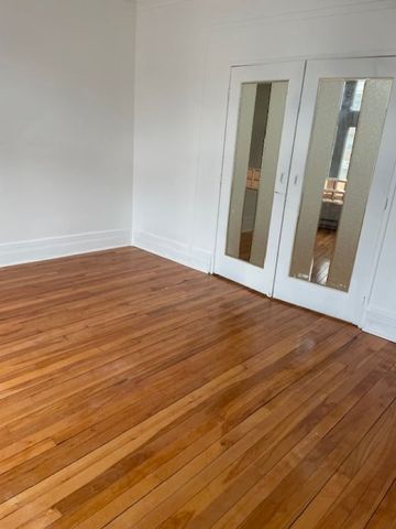 Rue St-Denis, H2P 2G8, Montréal - Photo 4