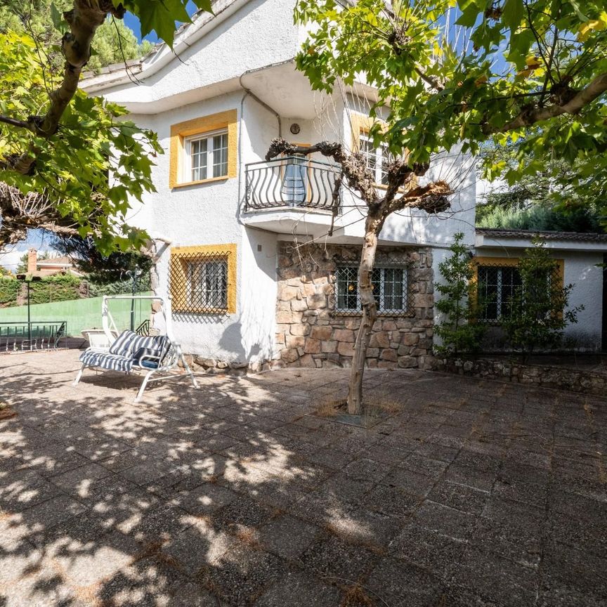 Casa o chalet de alquiler en Calle Sauce, Navalafuente - Photo 1