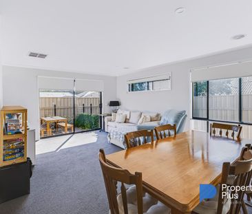 "Central Kangaroo Flat Living!" - Photo 2