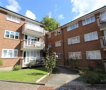 Springbank, Winchmore Hill, N21 - Photo 2