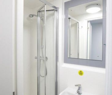 1 bedroom in a house share to rent - Photo 5