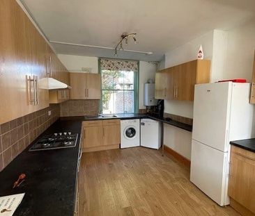 5 Bed Terraced House, Elm Grove, BN2 - Photo 4