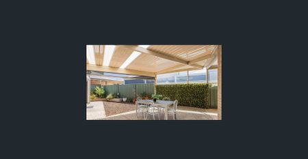 Spacious & Stylish Family Home in Mawson Lakes! - Photo 5