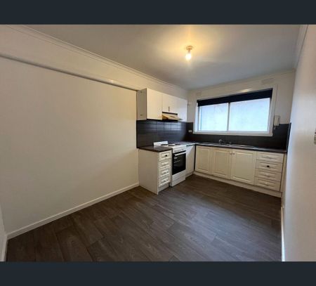 10/47 Waxman Parade, Brunswick West, Vic 3055 - Photo 2