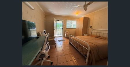 Fully Furnished Studio Living - Photo 3