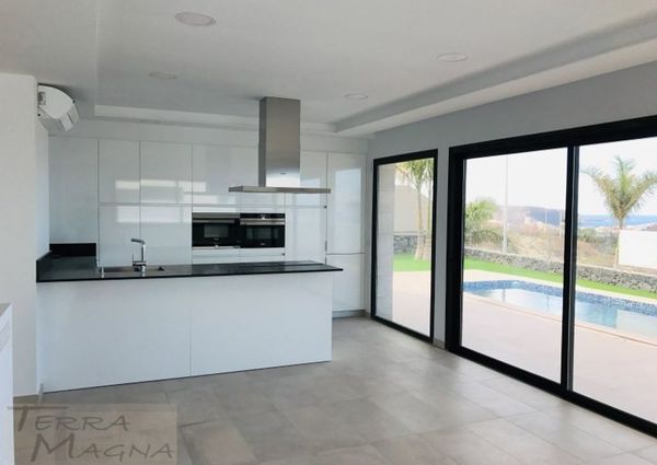 3 room luxury House for rent in Adeje, Canary Islands
