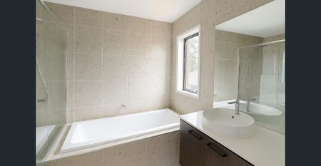 Brand New Spacious Family Home in a Prime Warragul Location - Photo 4