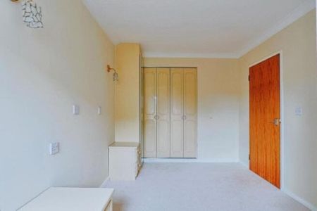 Sunnyhill Court, Parkstone - Photo 3