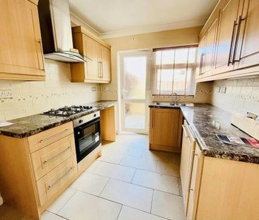 Redhoave Road, Canford Heath, Poole - Photo 4