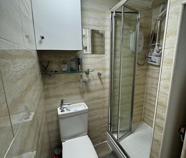 Bedsit, Sauchiehall Street, G2 - Photo 6