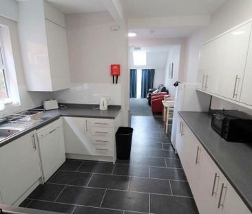 1 bedroom in a house share to rent - Photo 4