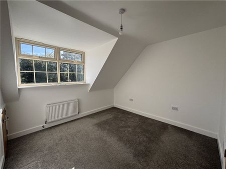A three-bedroom end terrace family home, situated in Mexborough, benefiting from an enclosed rear garden. - Photo 2