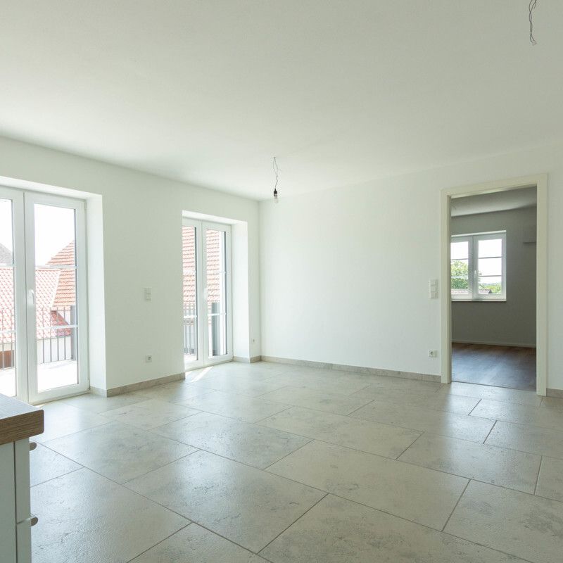 Irgertsheim: Hochwertige Etagenwohnung in ruhiger Lage - Photo 1