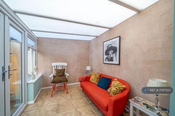 2 bedroom terraced house to rent - Photo 1