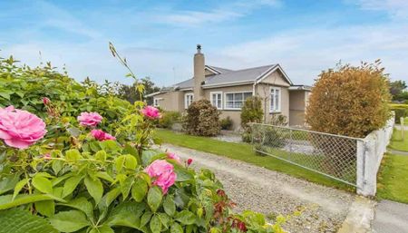 Cozy home in Waimate - Photo 4