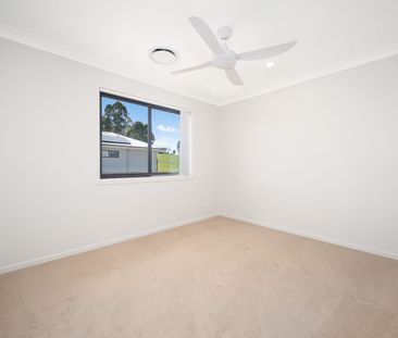 BRAND NEW CONTEMPORARY FAMILY HOME - Photo 6