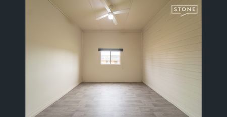 Two bedroom home with lawn maintenance included - Photo 5