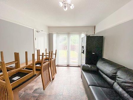 5 bedroom terraced house to rent - Photo 2