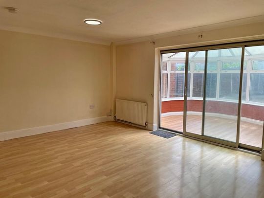 3 bedroom semi-detached house to rent - Photo 1