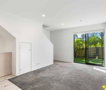 Spacious One-Bedroom with Courtyard & Storage - Photo 5