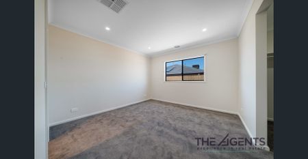 Comfort, Space & Convenience - Your Ideal Werribee Home - Photo 2