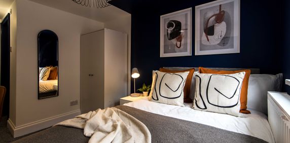 Designer En-Suite | Near Gym, Shops & Station 🚆 - Photo 2