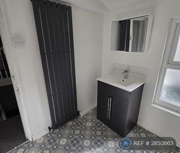 2 bedroom terraced house to rent - Photo 6