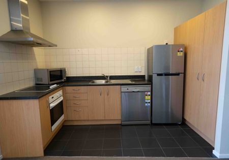 Superb 2 Bedroom Apartment in Thorndon - Photo 3