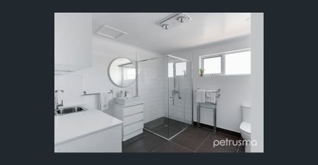 Fully furnished, Premier Battery Point Appartment - Photo 5