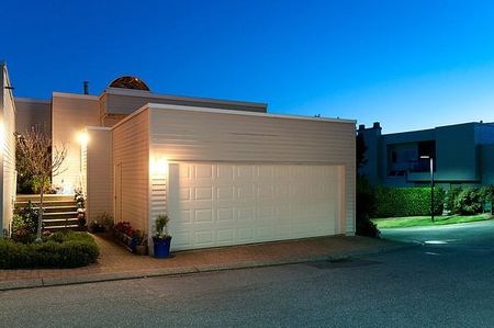 2278 Folkestone Way town house — West Vancouver, BC (3-Bedroom) - 3 Bedroom - Photo 3