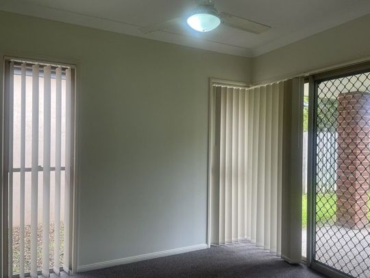 Lovely 3 bedroom renovated home in popular Upper Coomera - Photo 1