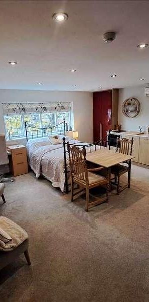 Buck Lane, London, NW9 - Photo 1