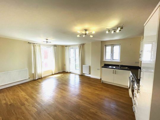Price £1,500 pcm - Available Now - Unfurnished - Photo 1
