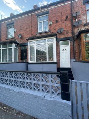 4 Bed Terraced House, Blackpool Grove, LS12 - Photo 1