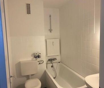 *Frisch renovierte 3-Zimmerwohnung mit Balkon und toller Aussicht* - Photo 6